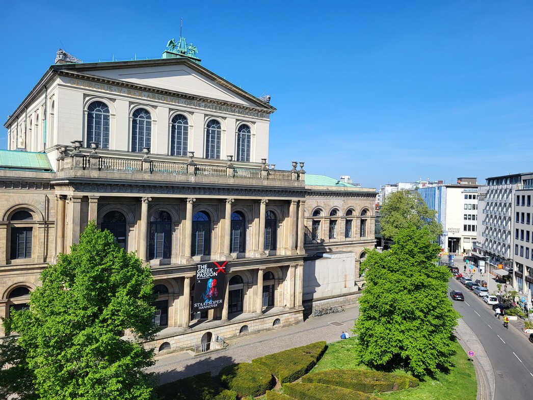 Voll ausgestattete Arbeitsplätze in Bürogemeinschaft repräsentativer Lage